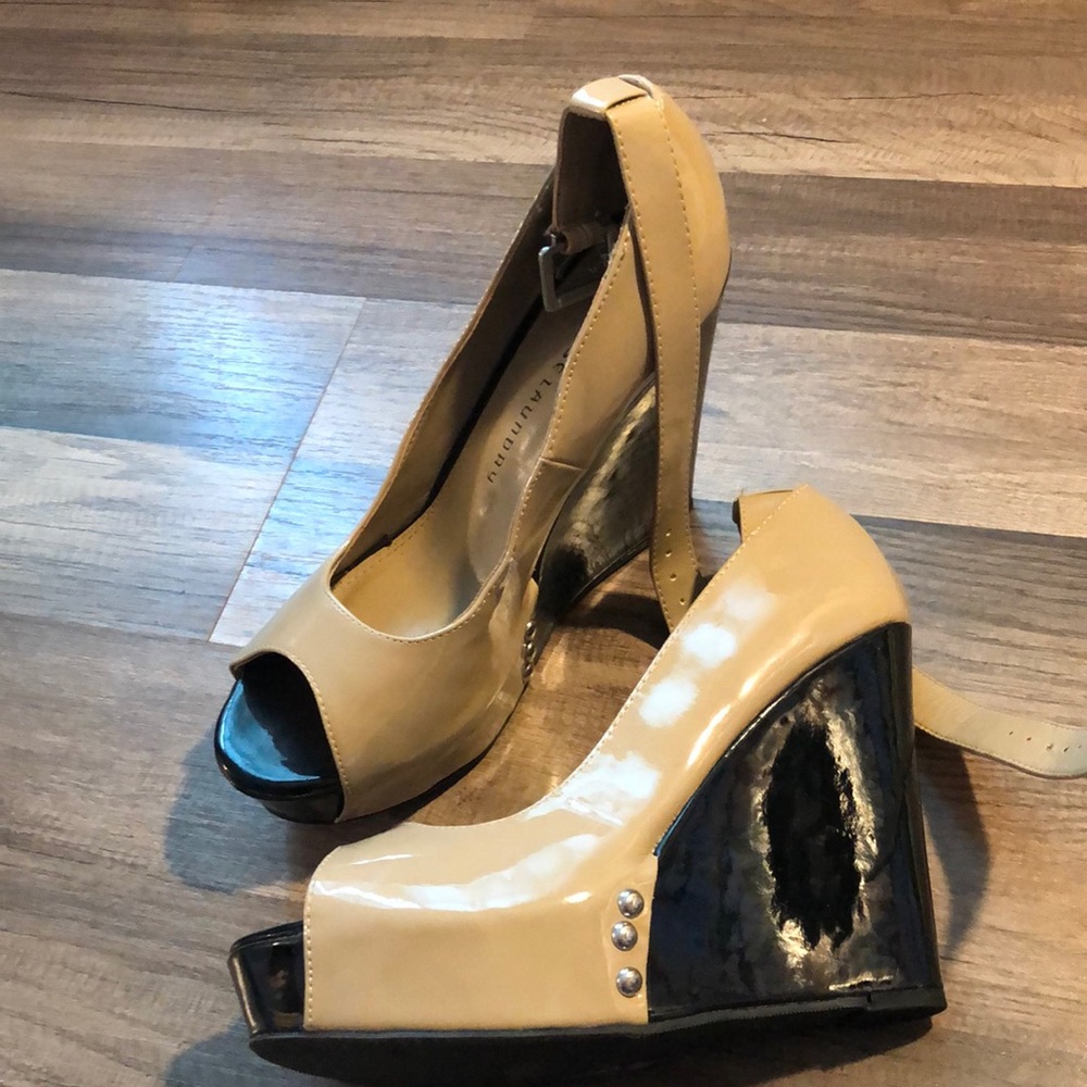 Chinese laundry wedges with ankle band